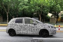 疑似東風(fēng)本田JAZZ諜照曝光 或年內(nèi)發(fā)布