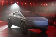 马斯克暗示特斯拉或将再推小尺寸Cybertruck