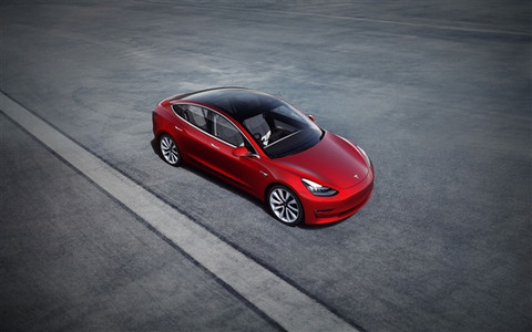 拼多多Model 3团购已有消费者顺利提车:特斯拉亲自交付