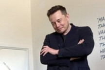 特斯拉股价若超过2150美元 马斯克身价就有望超过扎克伯格