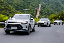 再也不怕陌生路況和停車(chē)了 BEIJING-X7科技體驗(yàn)