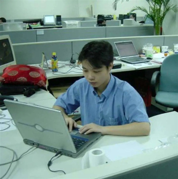 身家一夜大漲200億 42歲何小鵬第二次創(chuàng)業(yè) 全球最大純電動車企IPO誕生！