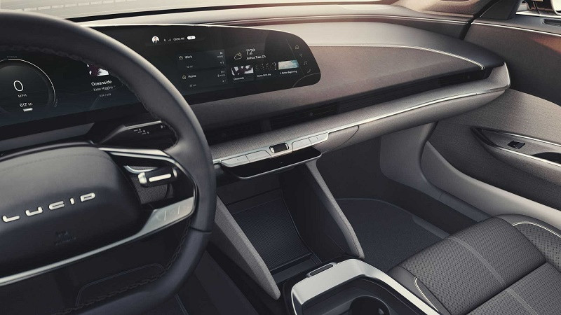 lucid-air-dream-edition-dashboard.jpg