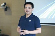 蔚来总裁秦力洪：同年龄的蔚来比特斯拉更优秀