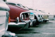 车市加速回暖，中国新能源汽车市场高端化趋势明显