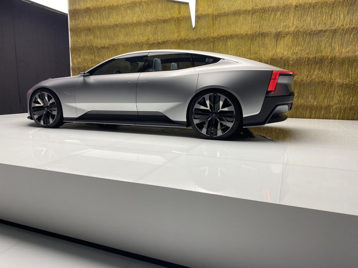 極星概念車-2.jpg