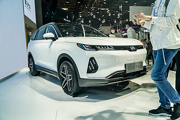兼顾家用与商用 | 2020 北京车展实拍威马EX6 Plus 6座