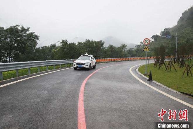 西南地区首个“车路协同”试验场建成 