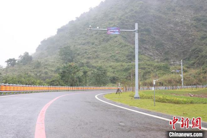 西南地区首个“车路协同”试验场建成 