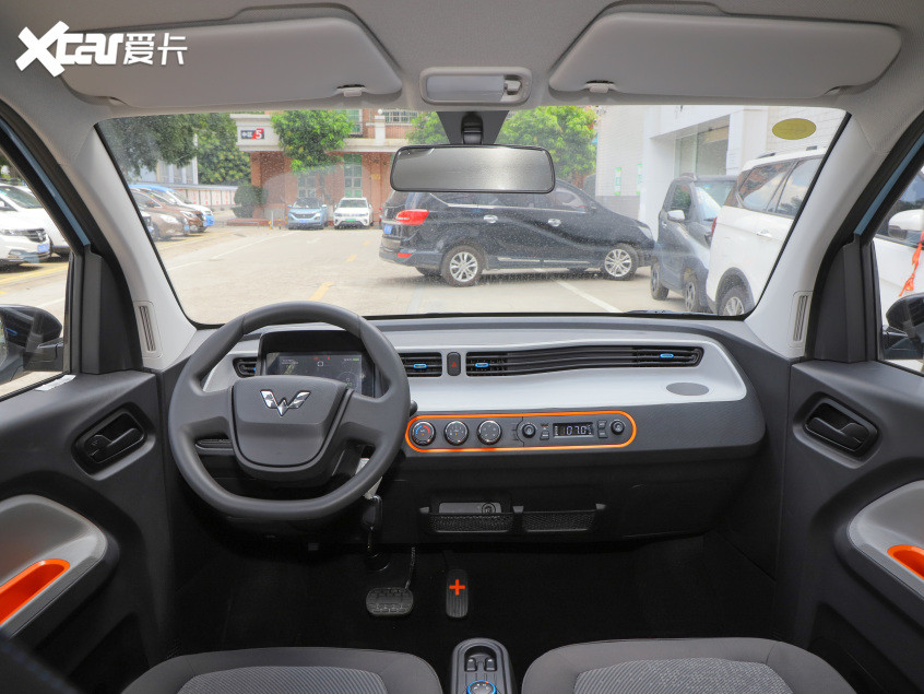 上汽通用五菱2020款全新電動車