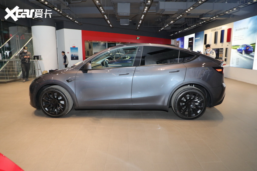 实拍Model Y