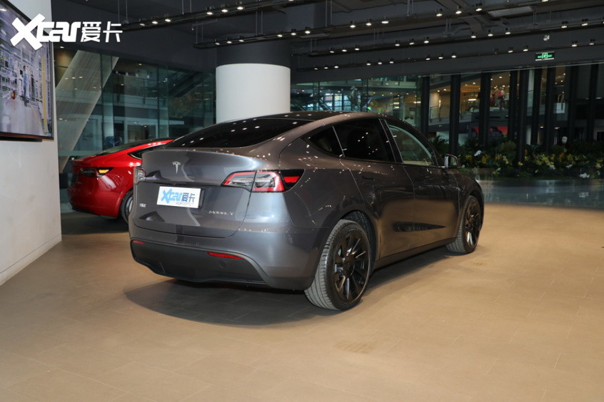 實拍Model Y