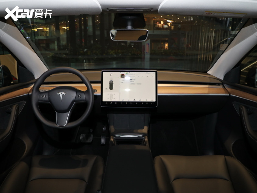 實拍Model Y
