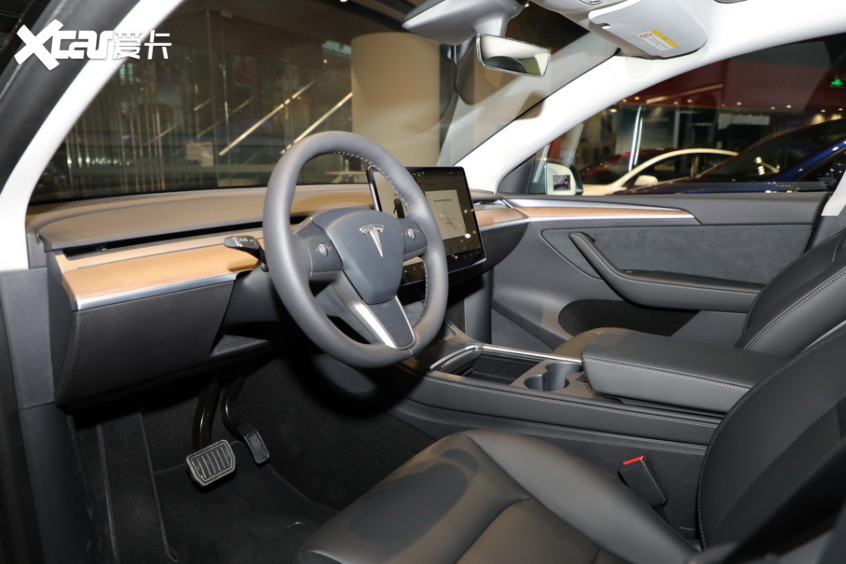 實拍Model Y