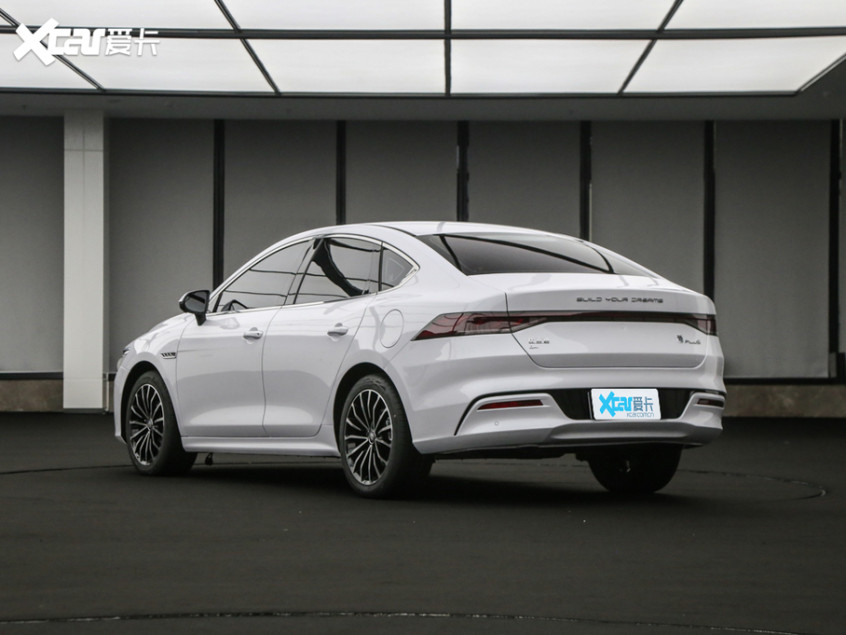 比亞迪汽車2021款秦PLUS