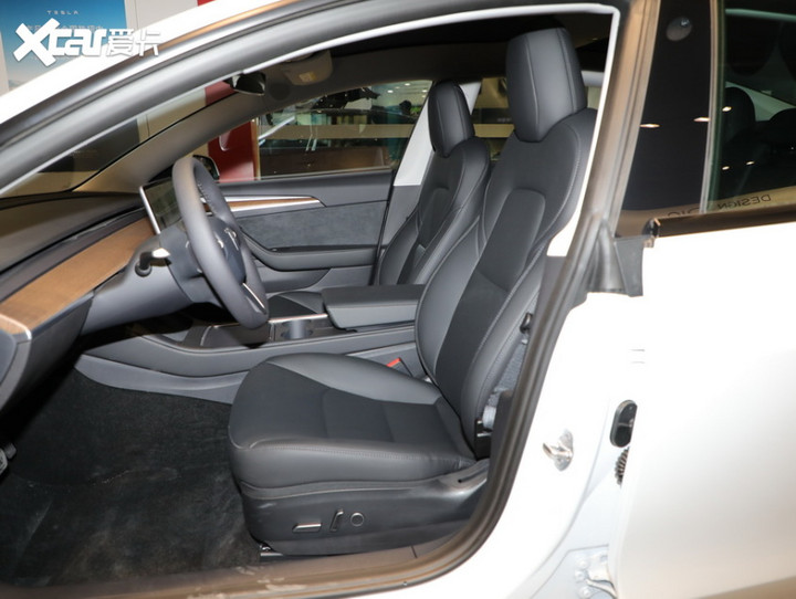 汽车看点资讯:富有诚意的改款实拍新款特斯拉model3_环球汽车迷