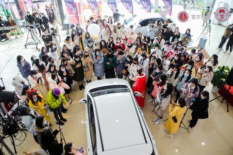 电动汽车,哪吒 电动汽车,哪吒
