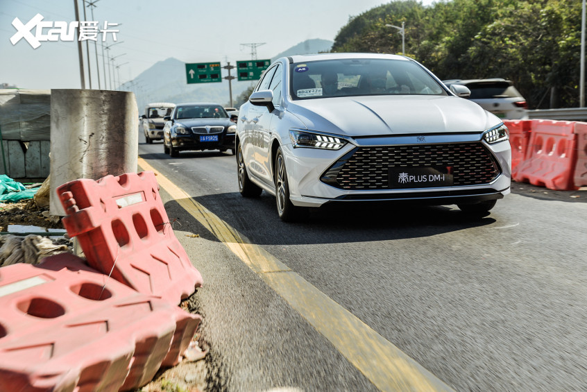比亞迪汽車2021款秦PLUS