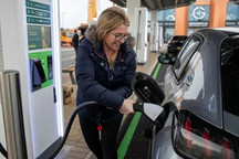 英国2030年禁售燃油车 电动车充电企业迎新机遇