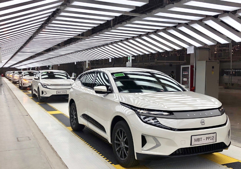 人事變動，電動汽車，新勢力造車，拜騰,富士康,丁清芬,劉揚偉,戴雷,量產,新勢力，富騰