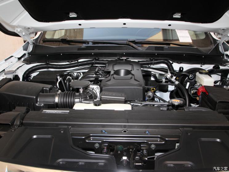 鄭州日產(chǎn) 納瓦拉 2021款 2.5L自動四驅(qū)尊貴型QR25