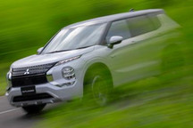 外观没惊喜 三菱欧蓝德PHEV最新预告图