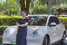 欧拉好猫续航缩50％/极氪001对比奔驰C