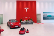 持续助力“双碳”战略落地，特斯拉郑州“双店同开”