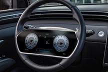现代汽车新专利：在方向盘上安装显示屏 去除传统仪表盘