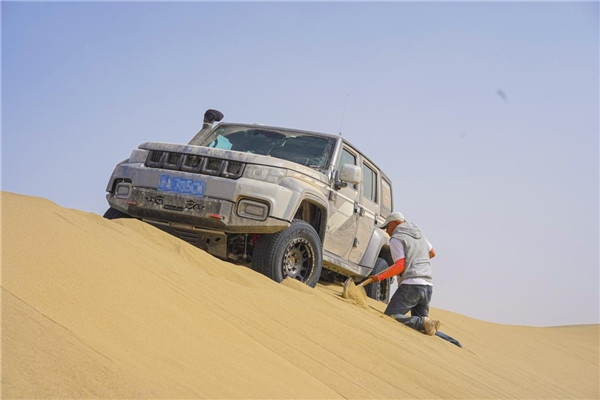 “最強(qiáng)素車”出道即巔峰，BJ40環(huán)塔冠軍版7天穿越N39