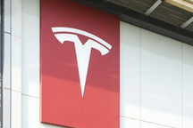 马斯克，重燃“万亿”市值梦