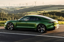 保时捷因灯光故障在美国召回所有Taycan