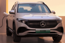 奔驰最便宜电动车EQA中国开卖 起步价就能买特斯拉Model Y高性能