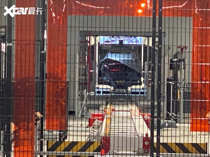 特斯拉更新車漆