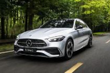 车内点餐、自动变道，全新奔驰长轴距C级车1.5T发动机比预想中强