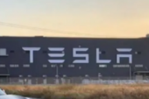 马斯克投票卖股！特斯拉市值蒸发1750亿美元：一夜暴跌12%