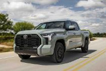 全新丰田Tundra来了，越野皮卡也有了智能互联的样貌