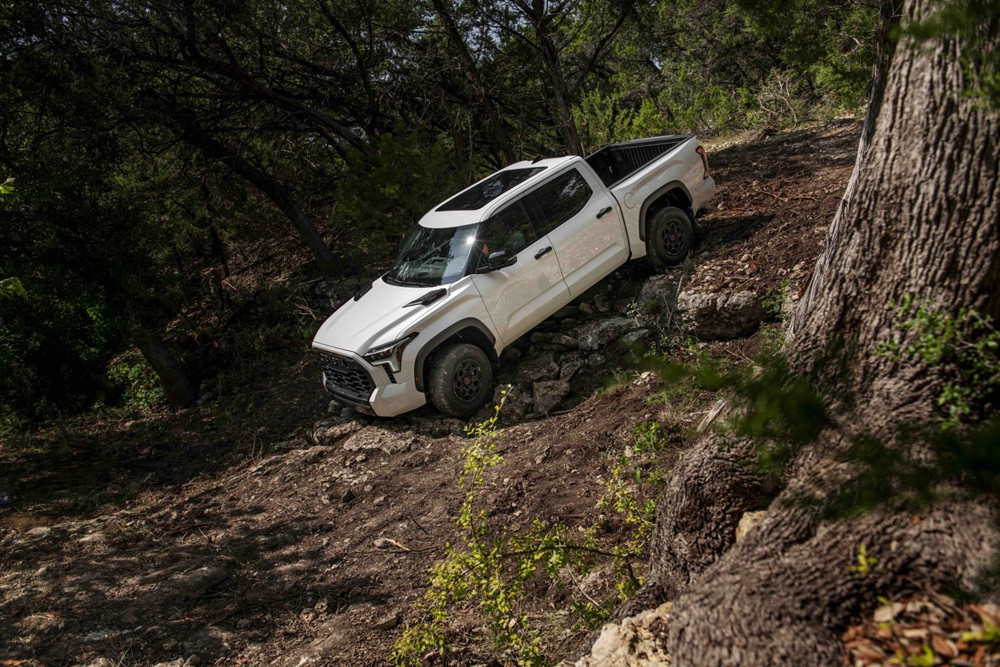 2022_Toyota_Tundra_TRD-Pro_Super-White_074-1500x1000.jpg