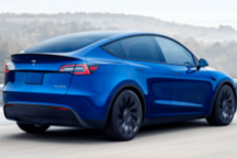 特斯拉FSD自动驾驶错误变道致车祸 车主投诉特斯拉