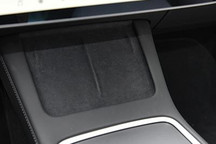 受零部件短缺 特斯拉部分车型无USB接口