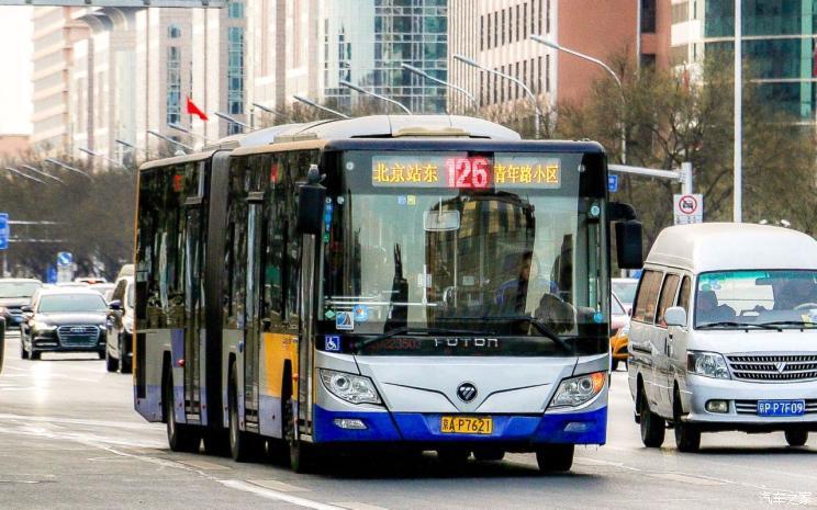 Пекин: количество эксплуатируемых автобусов на новых источниках энергии превышает 87%