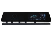 延锋发布业内首款车规级智慧屏