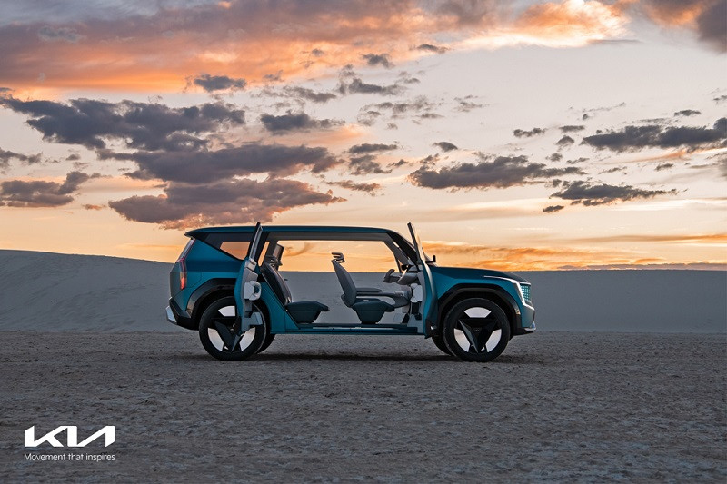 6.Concept EV9的車內(nèi)空間設(shè)計(jì)成讓用戶可以貼近自然、休閑放松并發(fā)現(xiàn)全新靈感的開(kāi)放式休息室.jpg