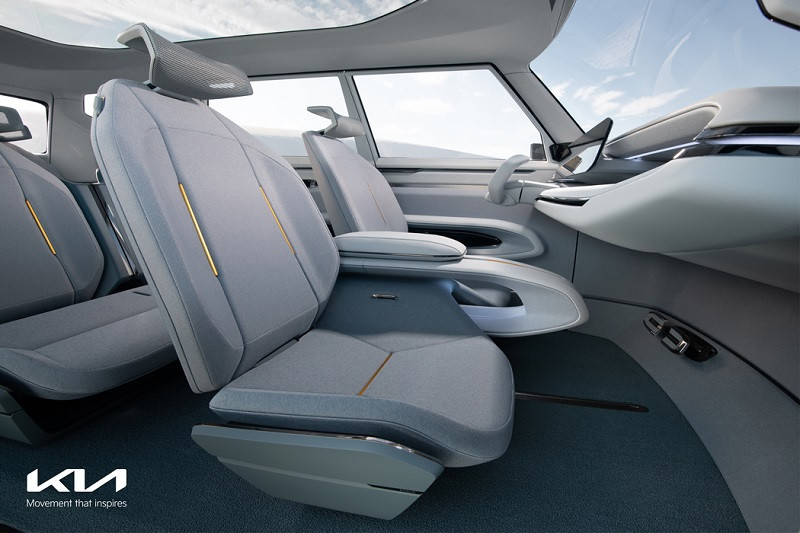 9.Concept EV9配備了可根據(jù)行駛或停車狀態(tài)改變座椅布局的三種模式.jpg