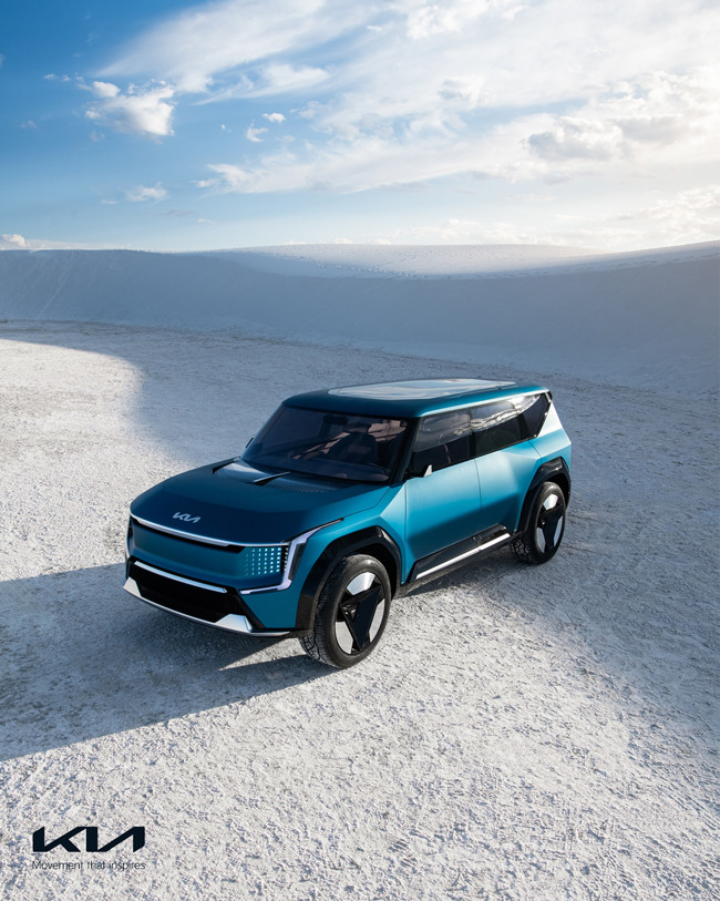 10.Concept EV9結(jié)合水元素，采用了與海洋相似的車身顏色.jpg