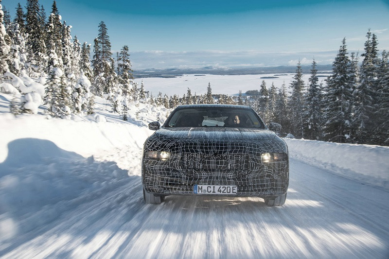 02. BMW i7在北极圈进行冰雪测试.jpg