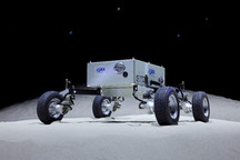 日产纯电动全轮精准控制技术助力提升月球探测车的月表行驶性能
