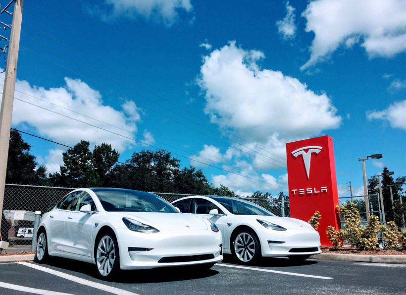 Продолжит ли Tesla в следующем году «импульс снижения цен»?