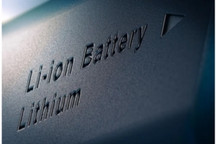 研究人員探討外部支撐條件對大尺寸方形鋰離子電池老化現象的影響