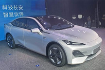 搭高频脉冲等技术 长安C385首台全工装样车下线